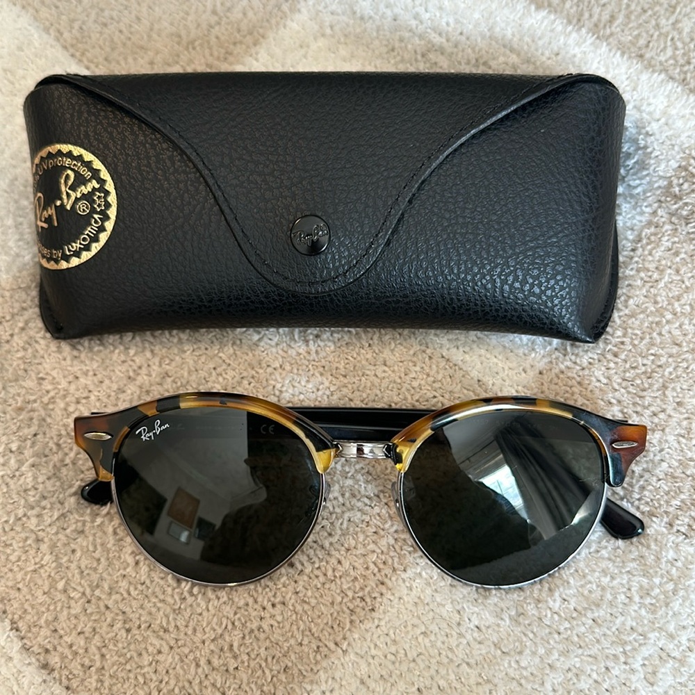 Ray-Ban Clubround 4246 Sunglasses 🕶️ - Picture 2 of 3